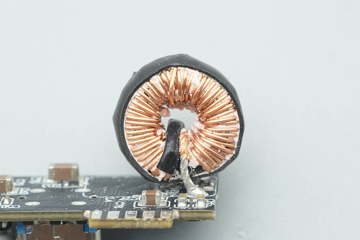 支援APP跨端查詢一鍵管理，安克Prime 150W充電底座拆解