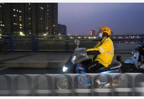 高薪搶人！快遞、外賣業為保春節配送放大招