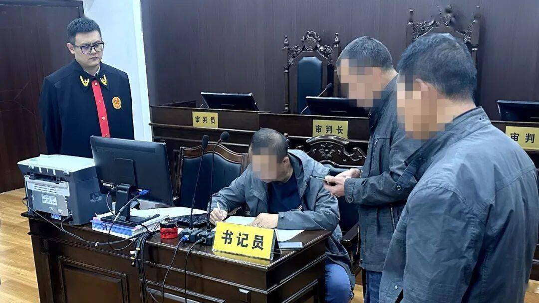 房子“泡湯”錢難追？法官巧解十年房產交付案