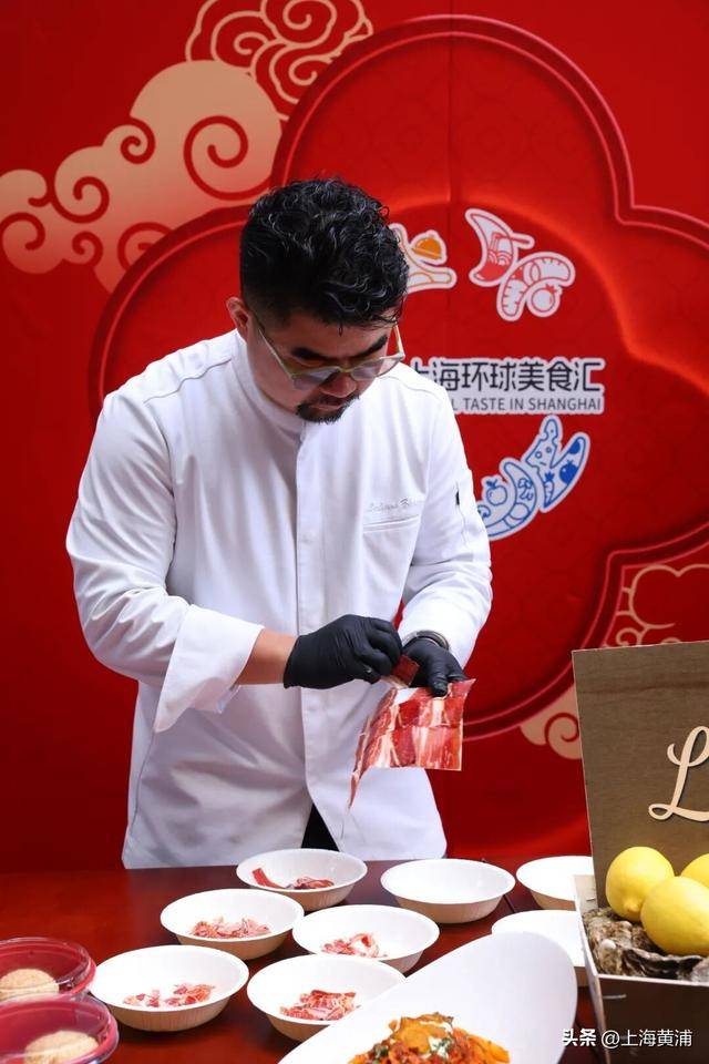 “美食大拜年”空降南京路，邊看邊吃體驗海派年味