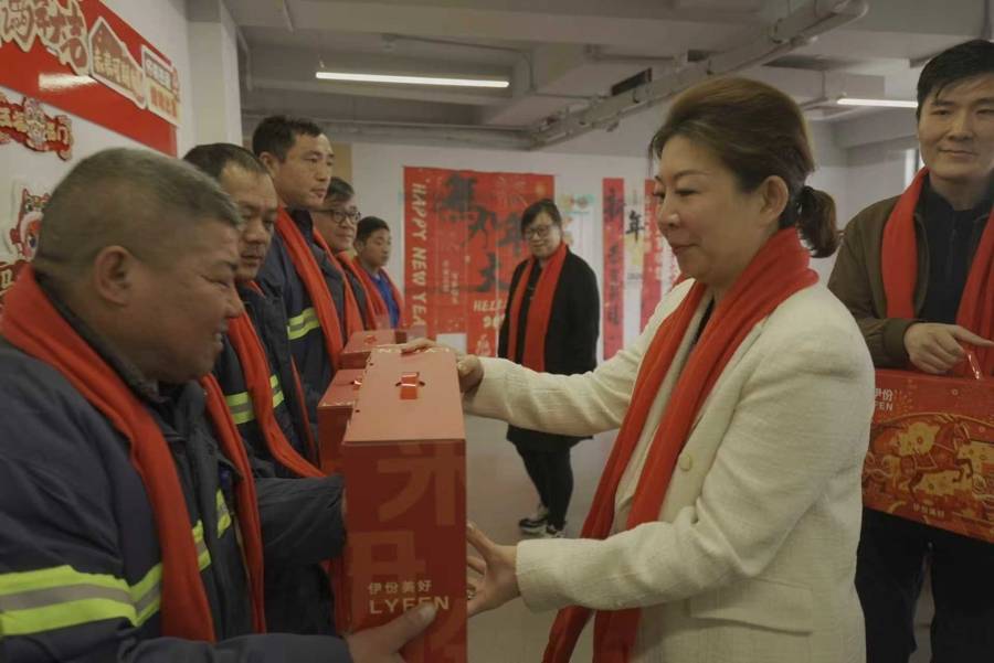 暖心年夜飯致敬“城市美容師” ，長壽路街道與一線奮鬥者共揚“龍馬精神”