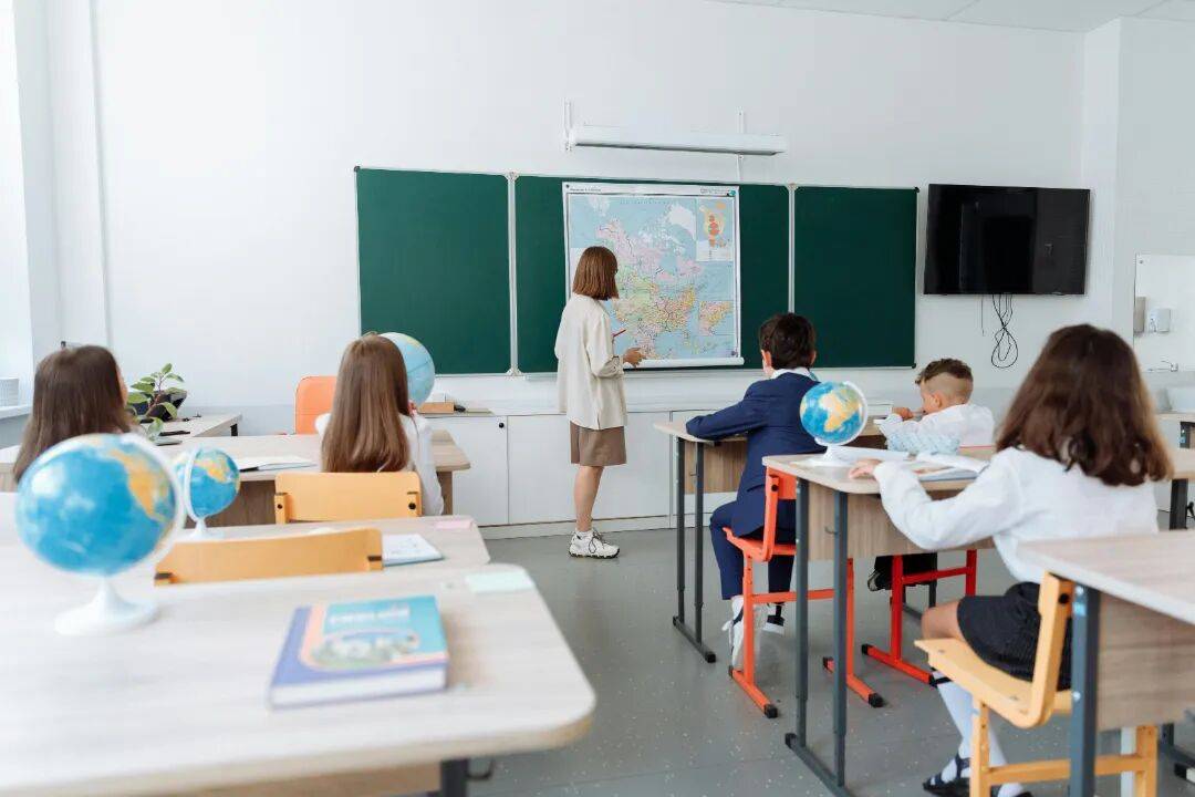 人大附中校長3句話說透了教育：小學重在陪伴，初中重在尊重，高中重在放手