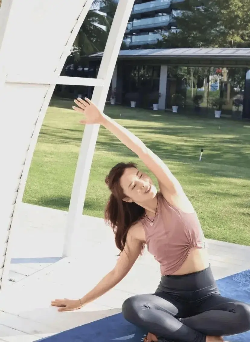 女性“最佳體重”已公佈，不是100斤，而是這個數，越接近越年輕健康！