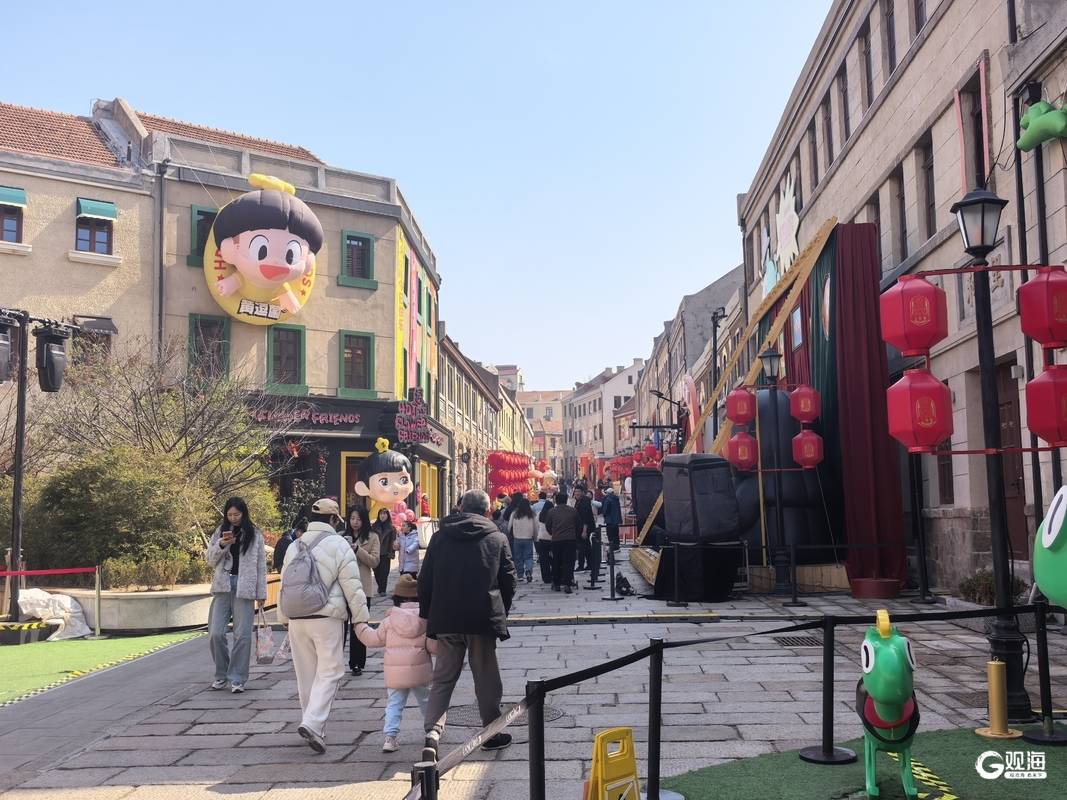 春節假期過後，青島老城文化旅遊區依然“人從眾”