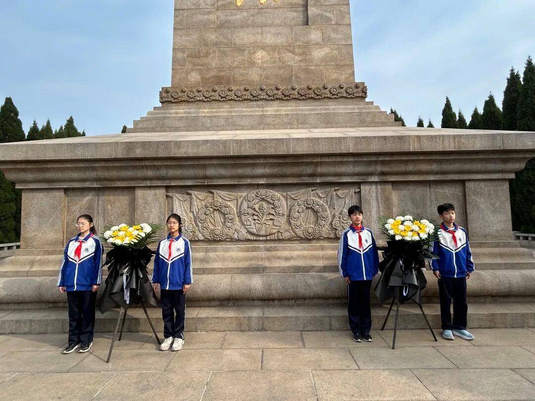 原創清明祭英烈 薪火永相傳——濟南市萊蕪第一中學初中部（濟南市魯礦中學）赴萊蕪戰役紀念館開展祭掃活動