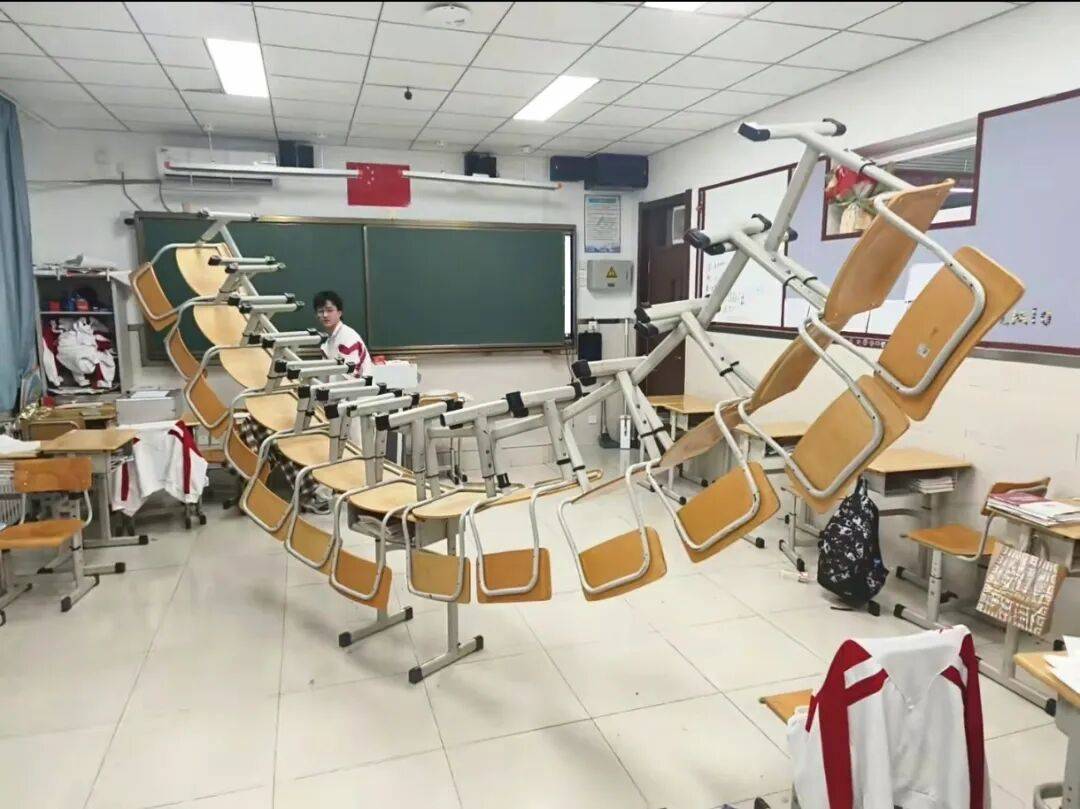 “完了已經被出題老師看到了……”物理老師：“謝謝，已收藏~”