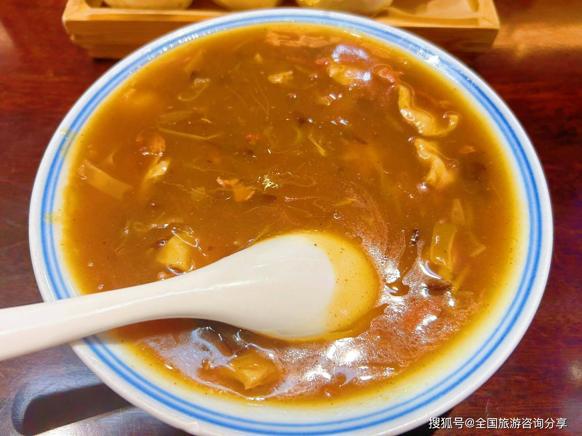 別隻知道喝湯！平頂山勝利街蔣記早餐的“兩摻”配雞蛋餅，香迷糊了 平頂山必吃美食推薦