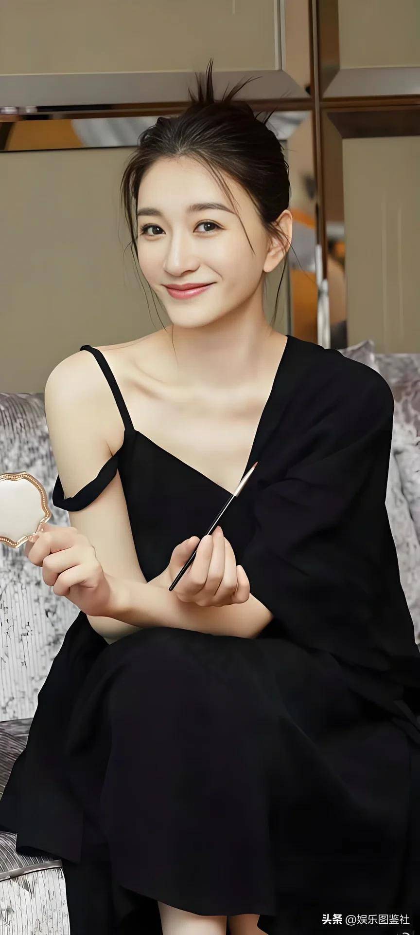 李小冉：歲月沉澱演技，從容綻放活出女性高光
