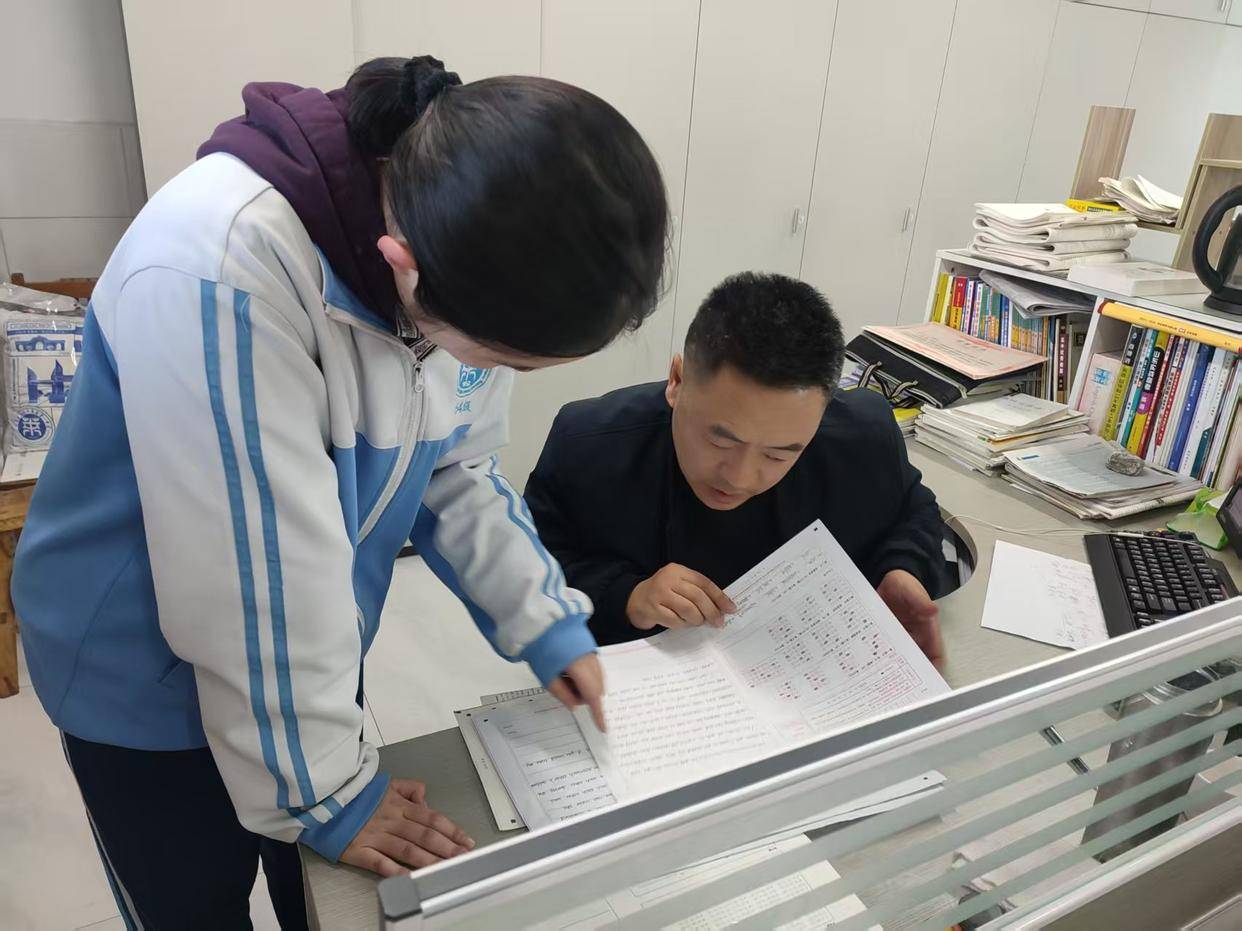 原創濟南市萊蕪第一中學教師李勝東：三十載耕耘育桃李 一腔熱血映初心