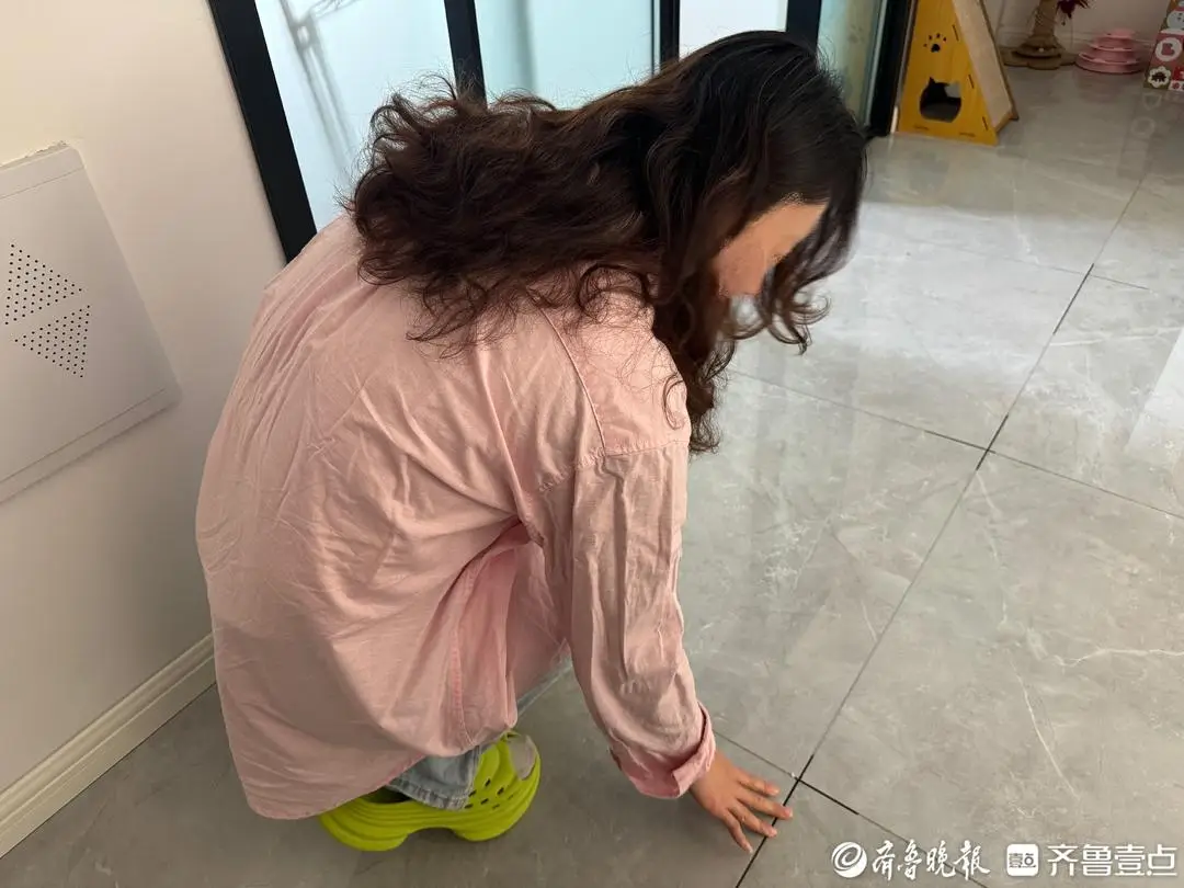 壹點幫辦|裝修四年多，客廳瓷磚“罷工”！業主：問題出在哪？