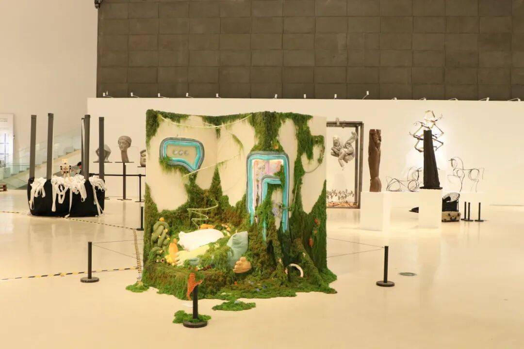 五一打卡必去！“中央美院研究生畢業展”千餘件作品見證“煥彩共生”