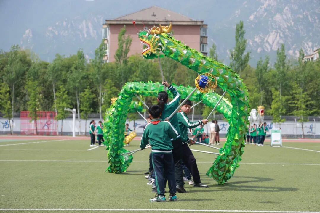 這所“寶藏”小學，靠啥征服了海淀家長的心？