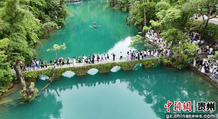 “五一”假期第三天 貴州荔波旅遊市場持續火爆