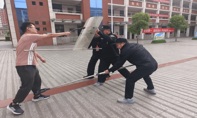 五里橋鎮第一中心小學開展最小應急單元演練活動