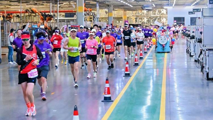 母親節“心”體驗，2026長城汽車智慧工廠半程馬拉松開跑