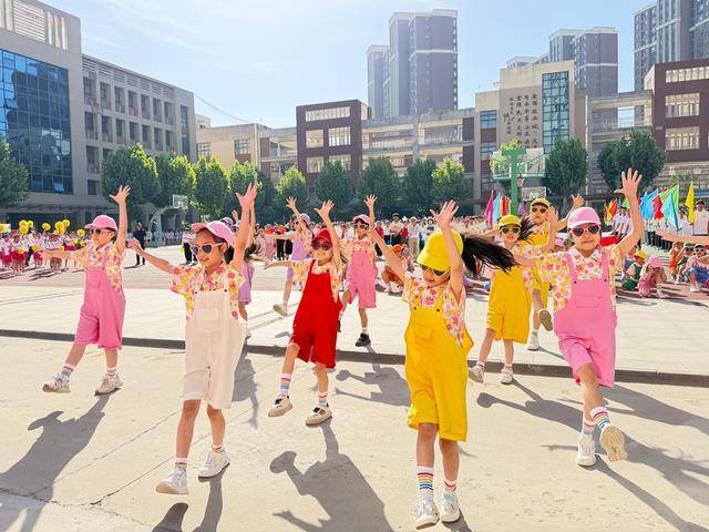 二七區嵩山路學校小學部舉辦2026年校園運動會