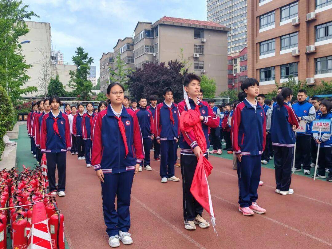 原創臨沂第六中學舉行主題升旗儀式