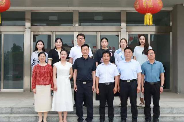 鄭州市管城回族區外國語學校赴葉縣昆陽中學開展送課活動