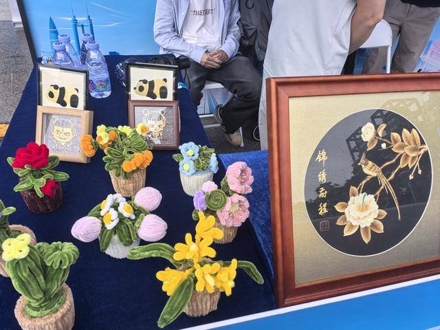 機器人主動打招呼！深圳這場活動把“黑科技”變成“暖科技”