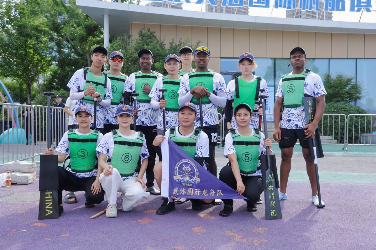 外國留學生南湖競渡，大學之城龍舟賽掀起“國際範”浪花