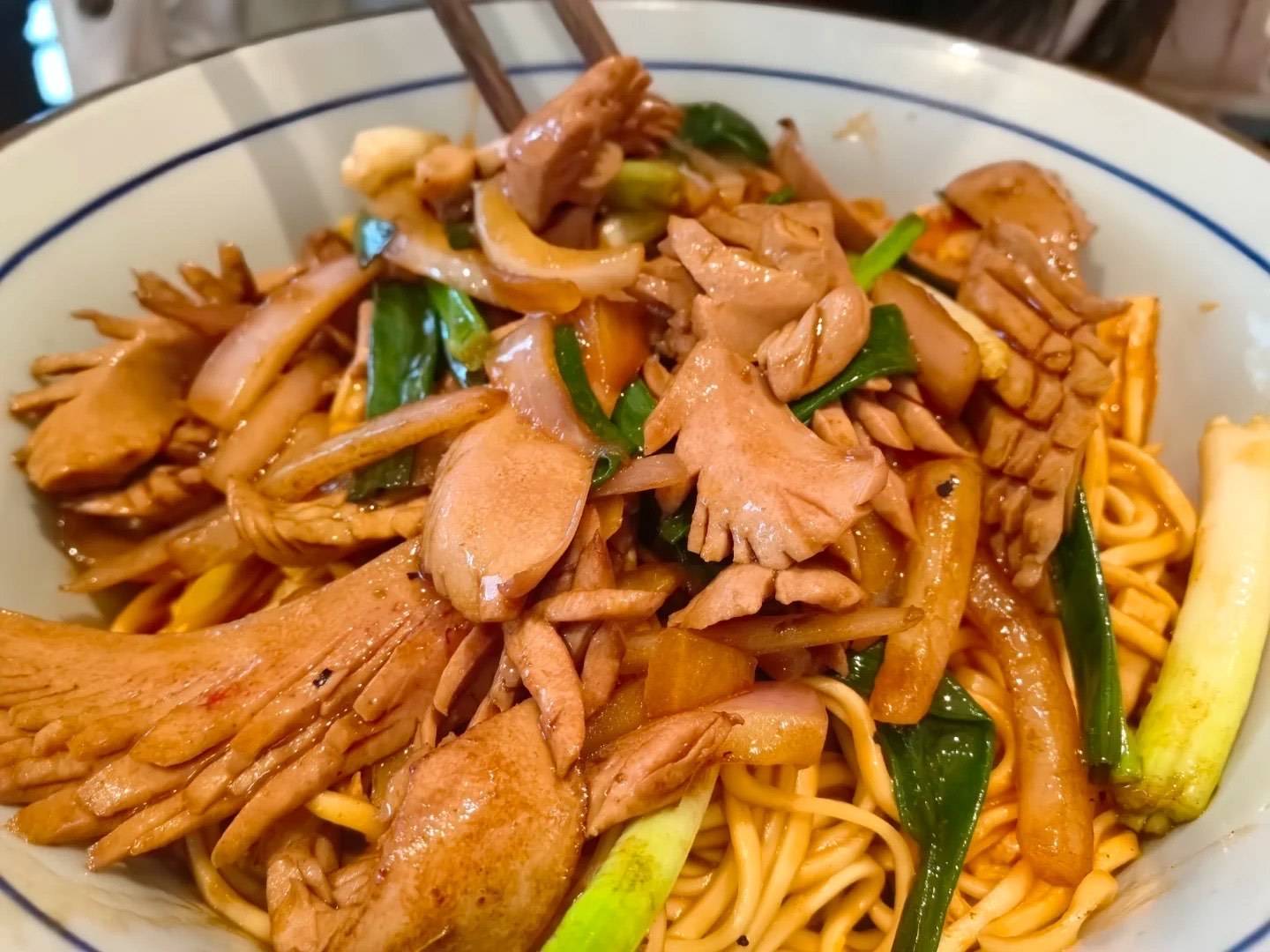 原創藏不住了！杭州 8 家出名好吃的小店美食，一口淪陷老底子煙火味