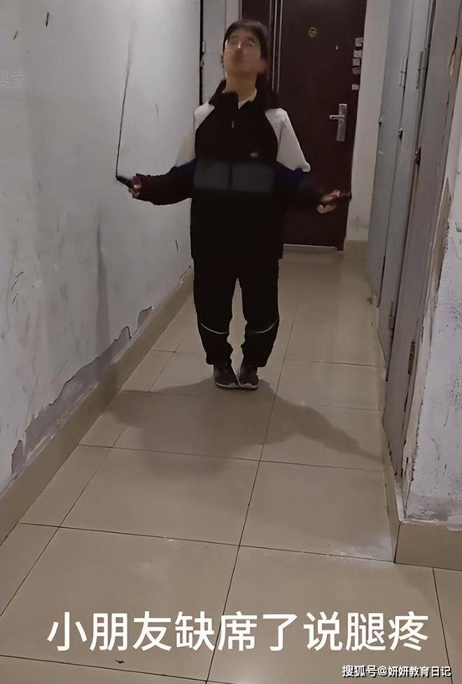 原創“再跳你兒子就長不高了”，小學生跳繩影片，下肢已經不成樣了