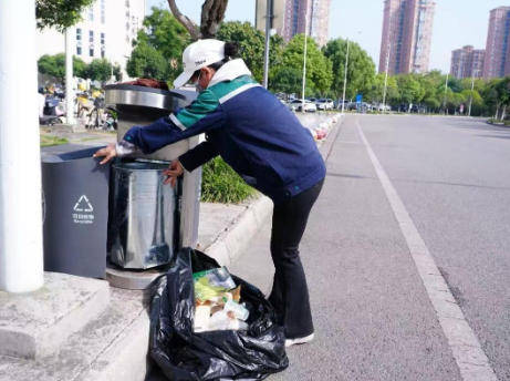 “90後” “二孩媽”追夢成功！成都理工大學環衛工考研上岸