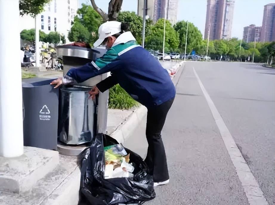 太勵志了！33歲校園環衛工人考研成功