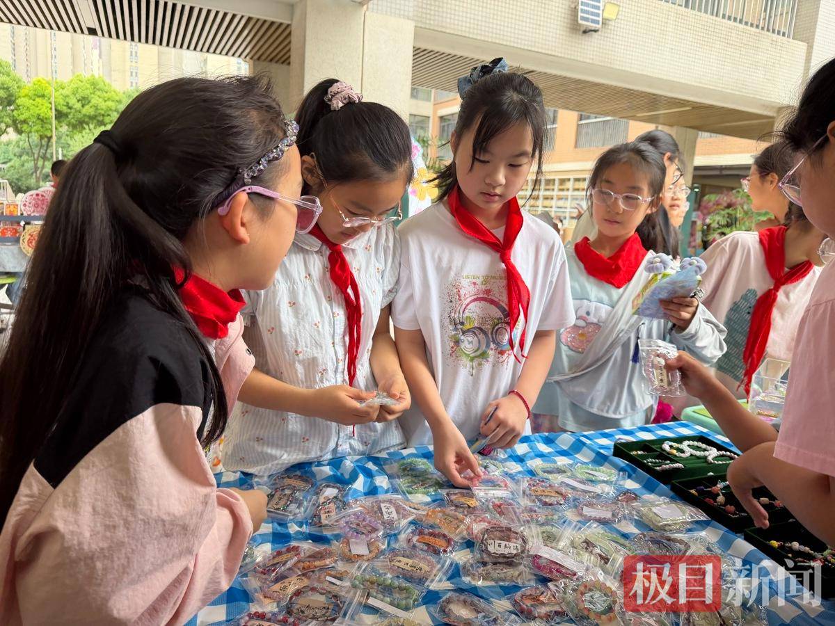 寫詩能賣錢，答題能砍價，小學創投節讓知識變現