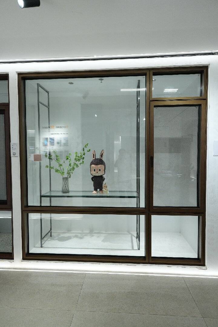 定製木紋鋁合金門窗，奧迪斯門窗，值得信賴