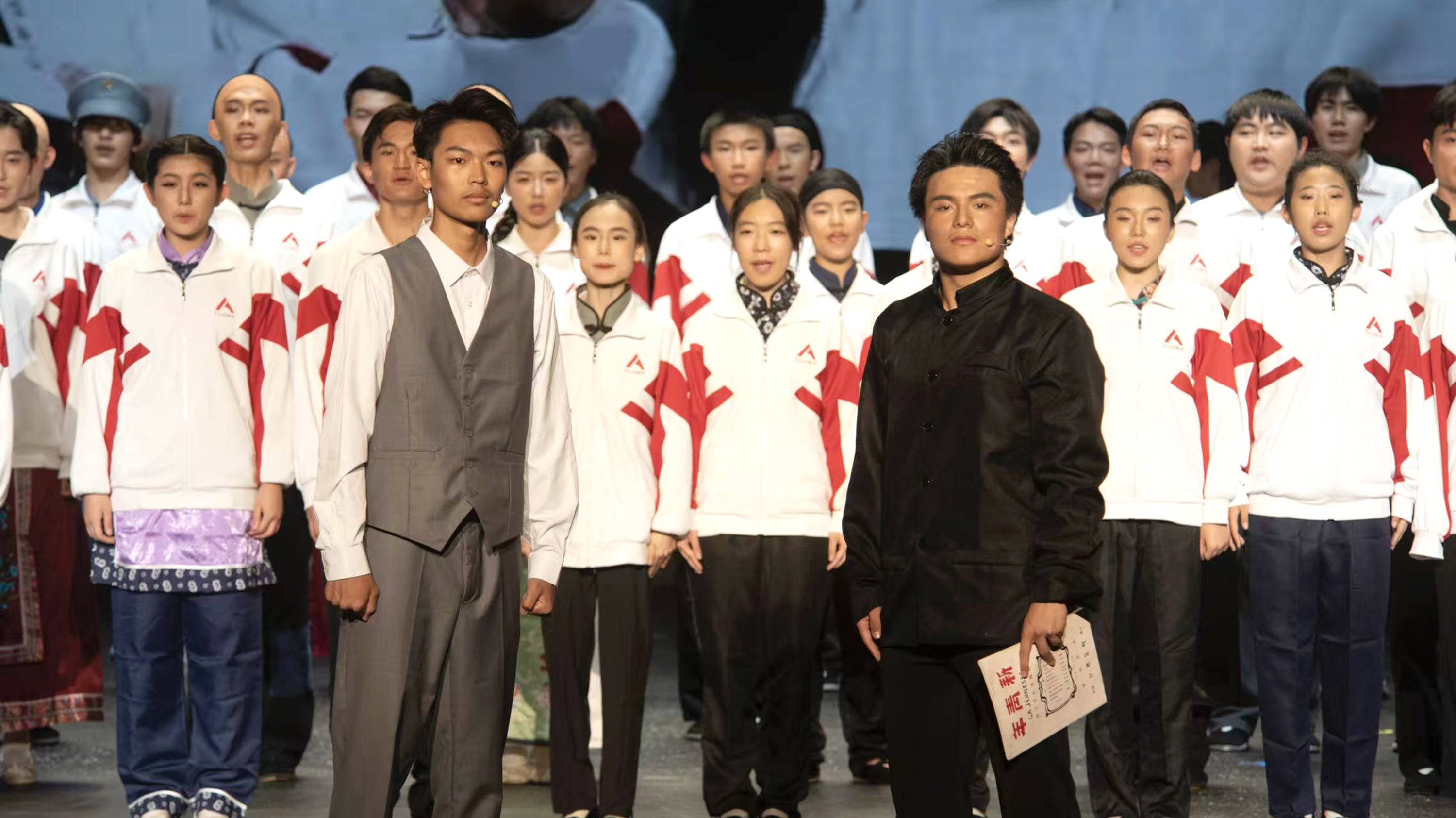 戲劇育人：北京中學生演繹《吶喊》《茶館》