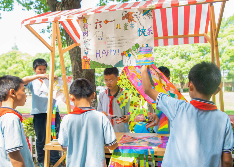 “涇”彩六一！漕涇小學辦“非遺童樂會”，萌娃玩嗨了！