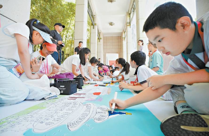 600名小學生美術館裡過“六一”