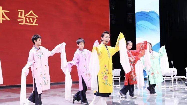 巴士開進中學開直播！書香節把閱讀玩出新花樣