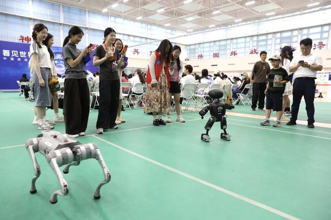 北京經開區科技成果亮相中國政法大學科技嘉年華