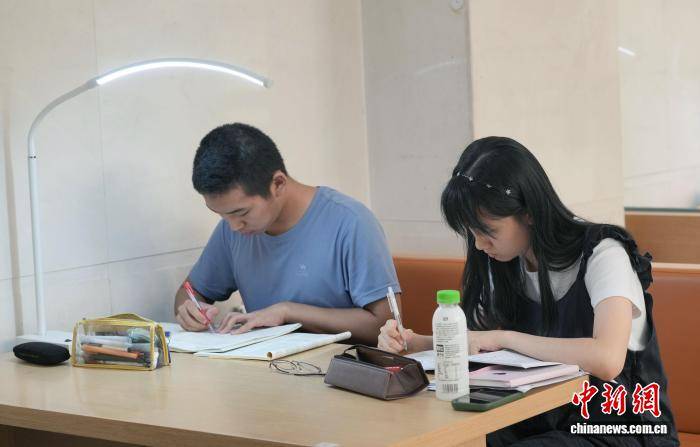 成都：圖書館助力高考學子備戰高考