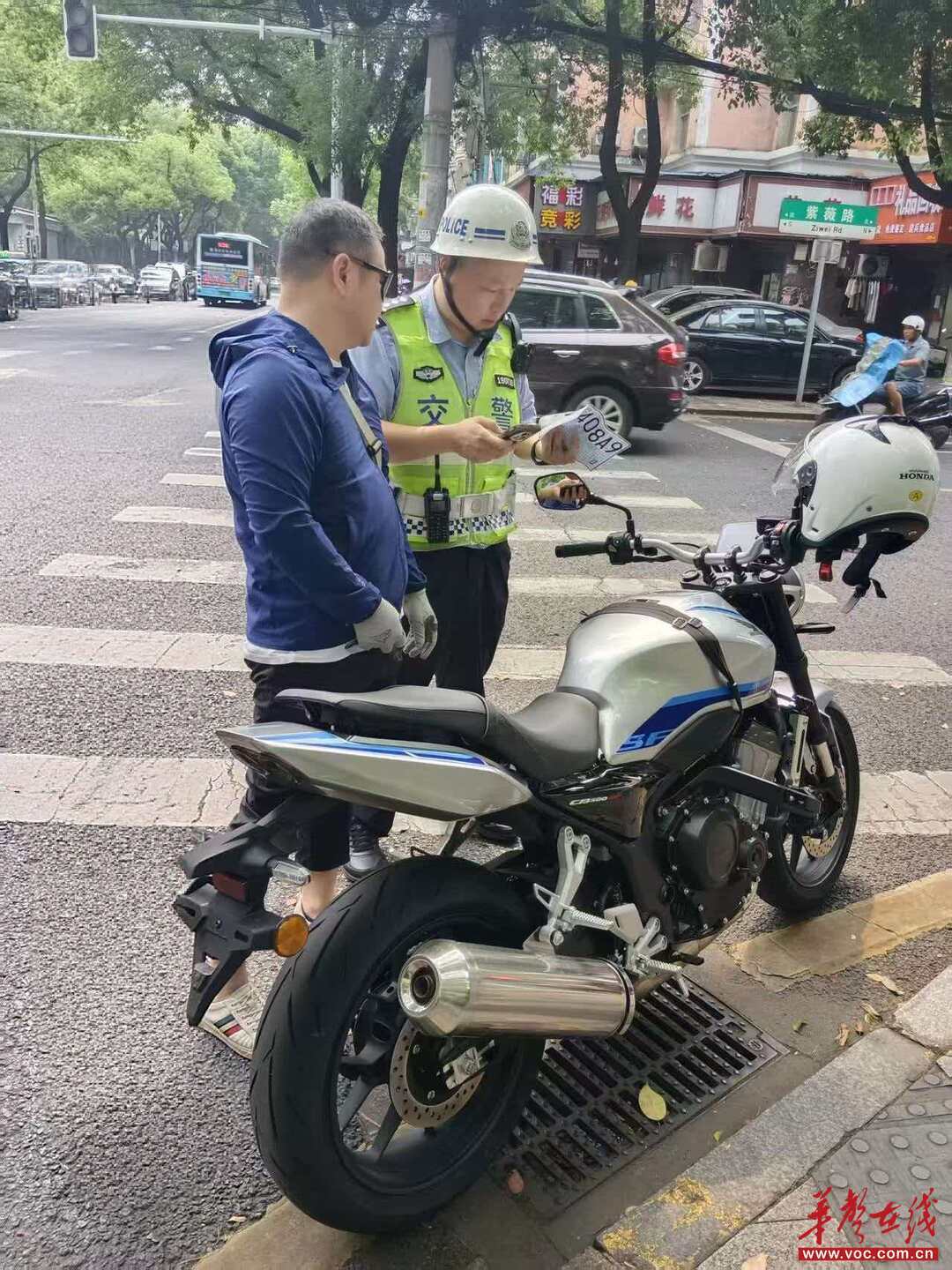 靜音護考 長沙交警快速處置考點周邊“炸街”摩托