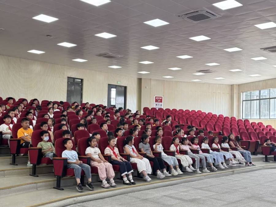 學法明禮 護航成長——《民法典》走進馬鞍山市山南小學教育集團秀山文苑小學課堂