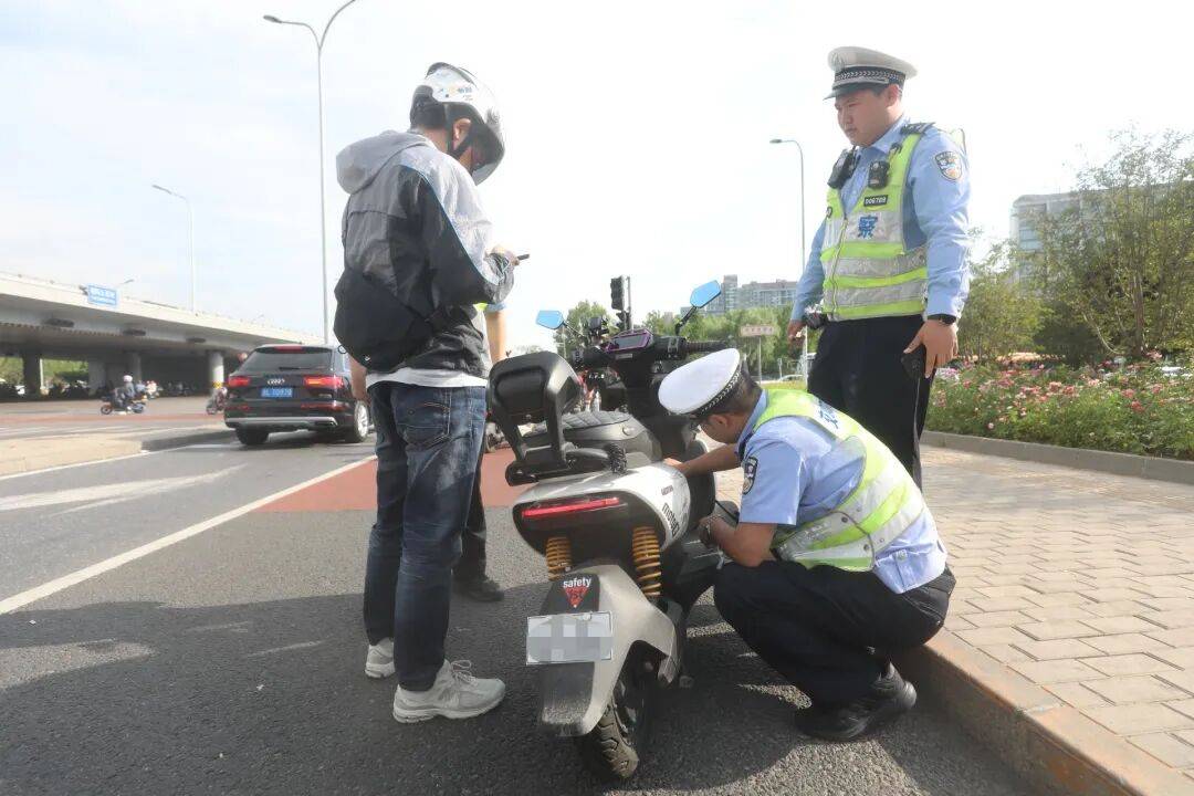 1小時5輛，扣車扣分罰款！北京交警嚴查這種違法