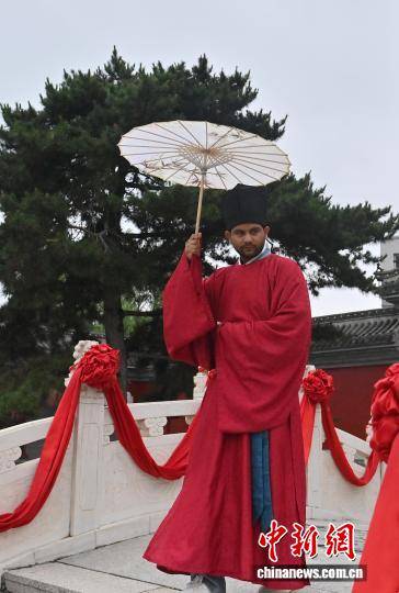 漢服“圈粉”外國留學生：沉浸式體驗東方之美