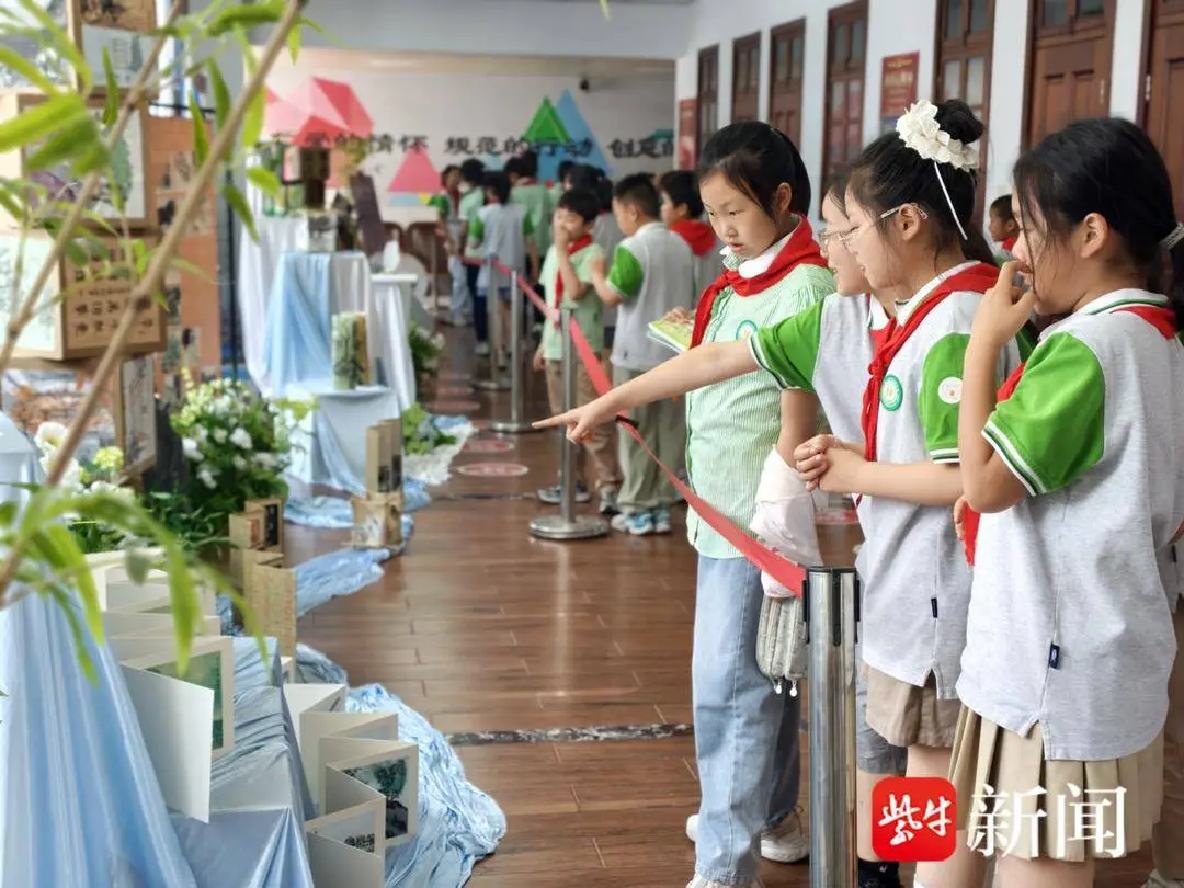 期末不焦慮！名校鎮江中山路小學把美術展和心理漫畫展搬上仁章橋
