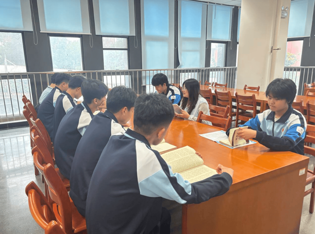 濟南市技師學院汽車工程系開展圖書館公益服務活動